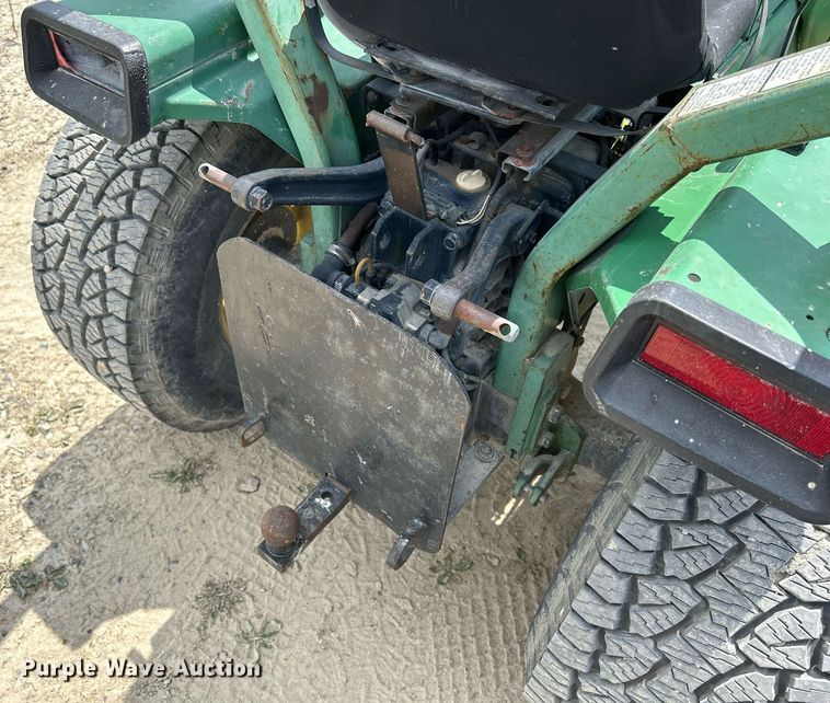 image for item DR4659 1997 John Deere 855  tractor