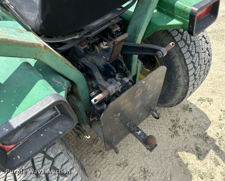 image for item DR4659 1997 John Deere 855  tractor