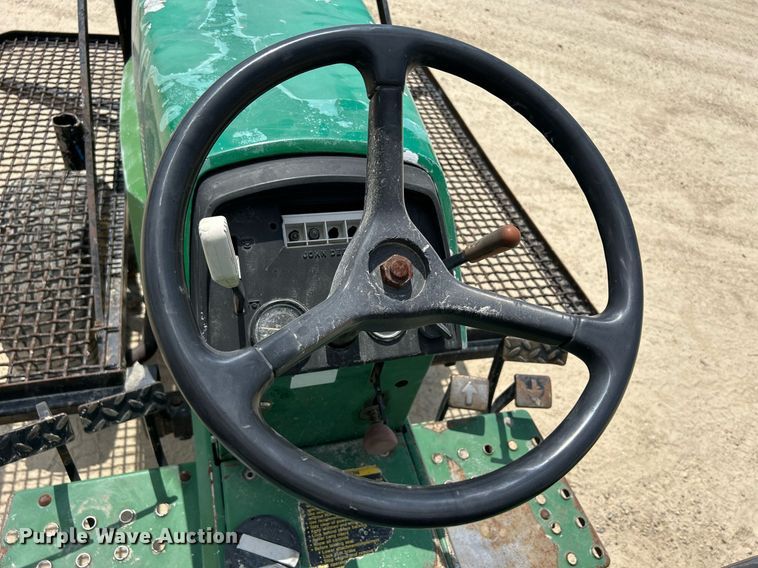 image for item DR4659 1997 John Deere 855  tractor