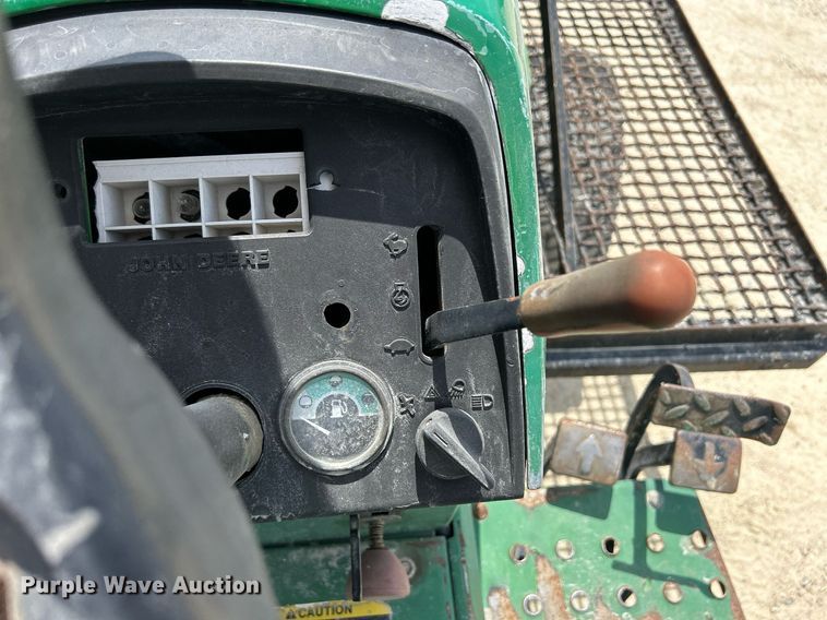 image for item DR4659 1997 John Deere 855  tractor