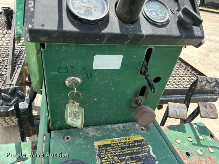 image for item DR4659 1997 John Deere 855  tractor