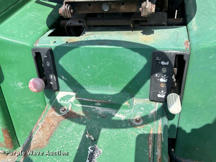 image for item DR4659 1997 John Deere 855  tractor