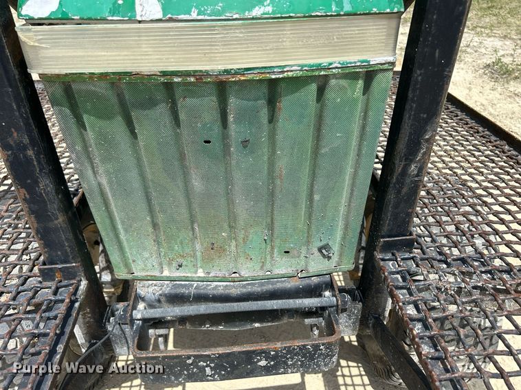 image for item DR4659 1997 John Deere 855  tractor