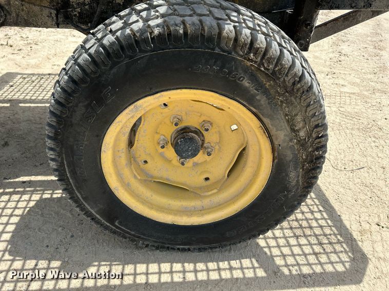 image for item DR4659 1997 John Deere 855  tractor