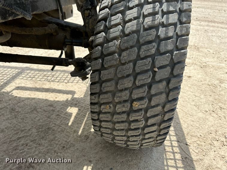 image for item DR4659 1997 John Deere 855  tractor