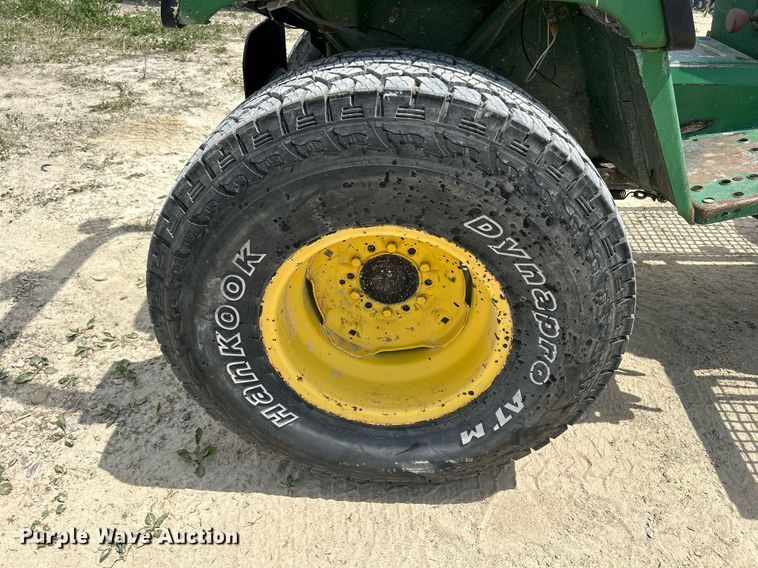 image for item DR4659 1997 John Deere 855  tractor