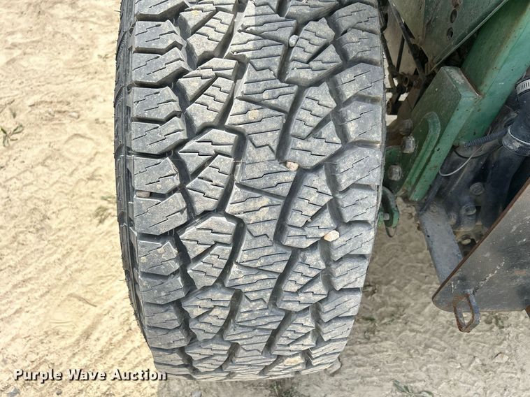 image for item DR4659 1997 John Deere 855  tractor