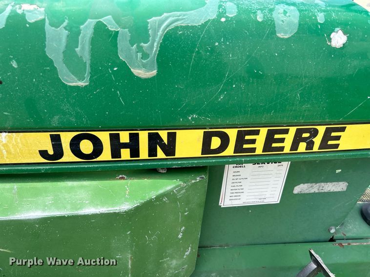 image for item DR4659 1997 John Deere 855  tractor