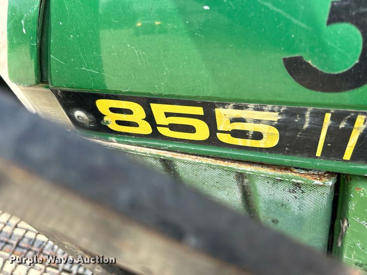 image for item DR4659 1997 John Deere 855  tractor