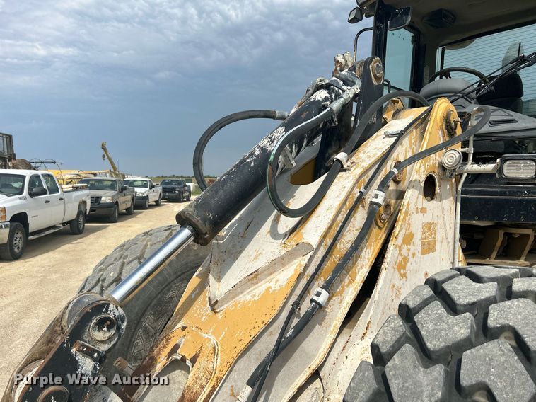 image for item DR4660 2004 Caterpillar 924G  wheel loader