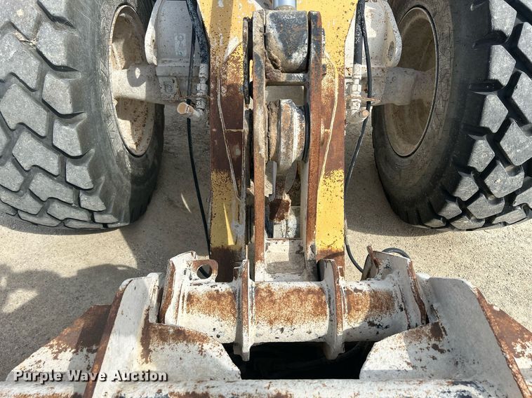 image for item DR4660 2004 Caterpillar 924G  wheel loader