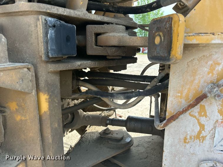 image for item DR4660 2004 Caterpillar 924G  wheel loader