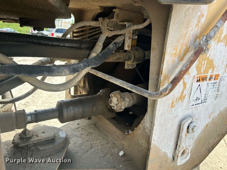 image for item DR4660 2004 Caterpillar 924G  wheel loader