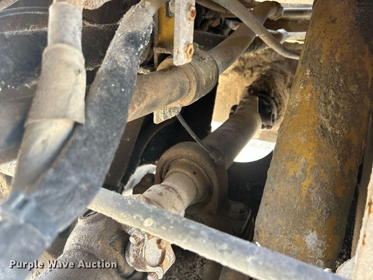 image for item DR4660 2004 Caterpillar 924G  wheel loader