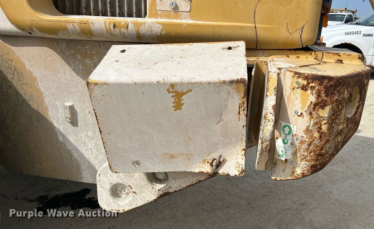 image for item DR4660 2004 Caterpillar 924G  wheel loader