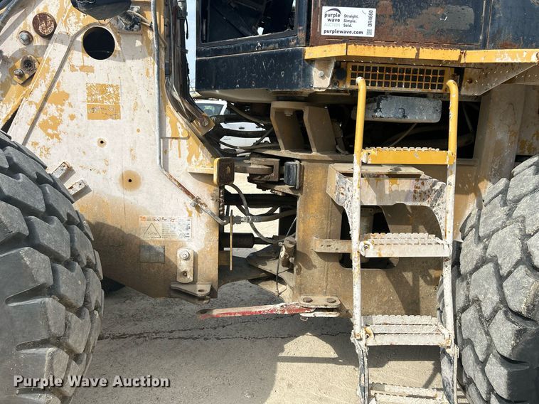 image for item DR4660 2004 Caterpillar 924G  wheel loader