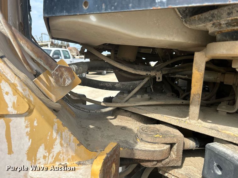 image for item DR4660 2004 Caterpillar 924G  wheel loader