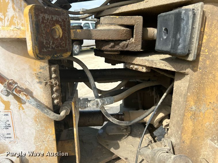 image for item DR4660 2004 Caterpillar 924G  wheel loader