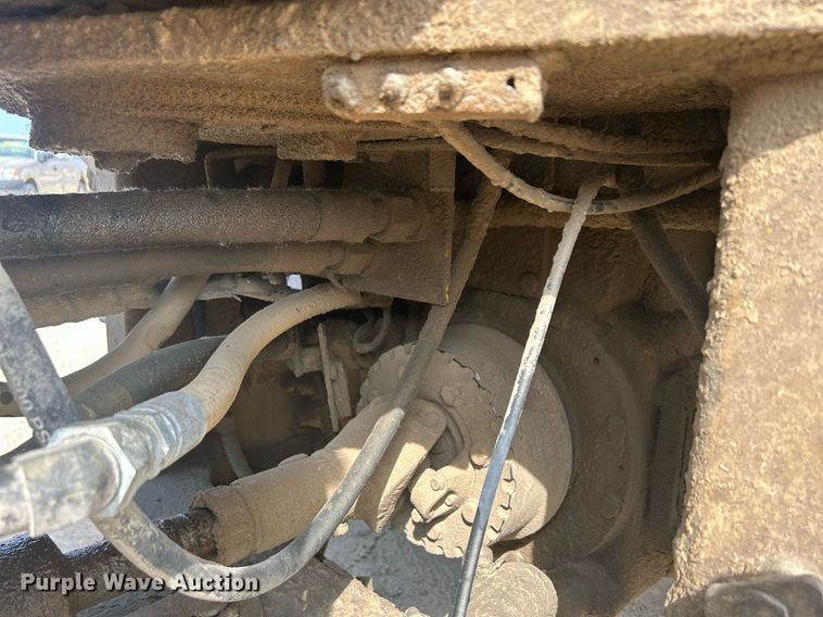 image for item DR4660 2004 Caterpillar 924G  wheel loader