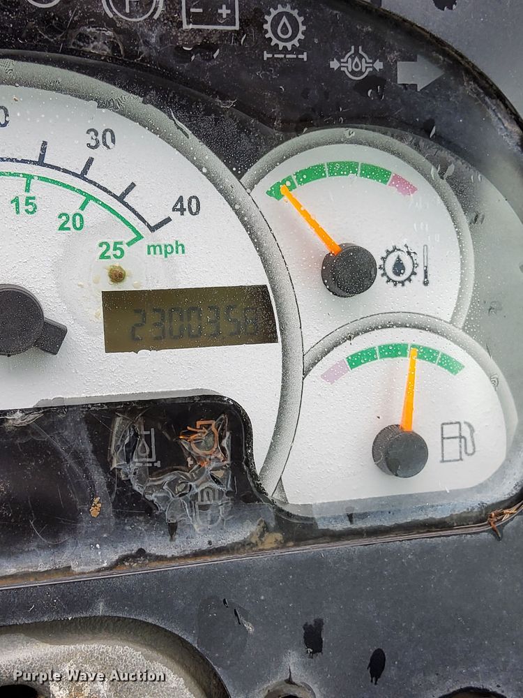 image for item DR4660 2004 Caterpillar 924G  wheel loader