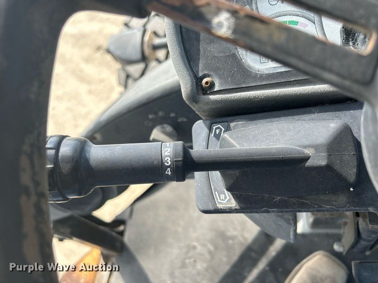 image for item DR4660 2004 Caterpillar 924G  wheel loader