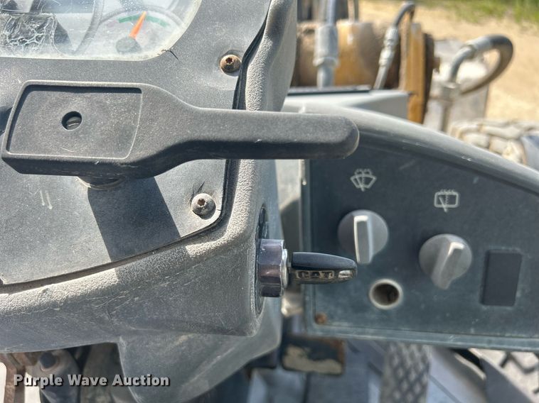image for item DR4660 2004 Caterpillar 924G  wheel loader