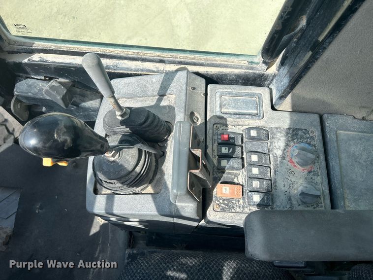 image for item DR4660 2004 Caterpillar 924G  wheel loader