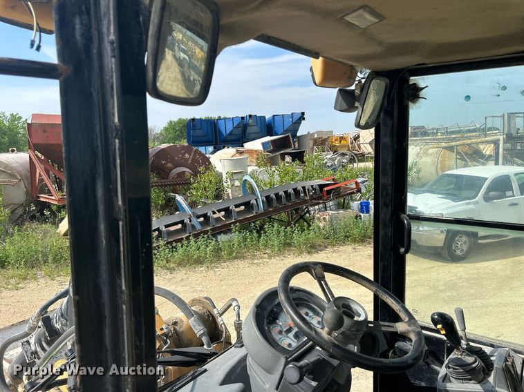 image for item DR4660 2004 Caterpillar 924G  wheel loader