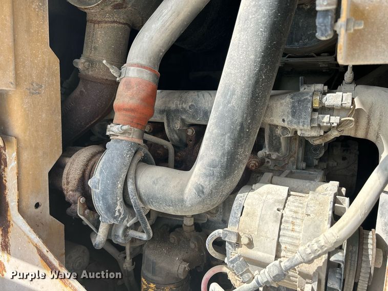 image for item DR4660 2004 Caterpillar 924G  wheel loader