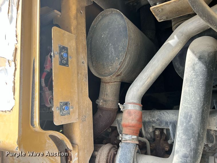 image for item DR4660 2004 Caterpillar 924G  wheel loader