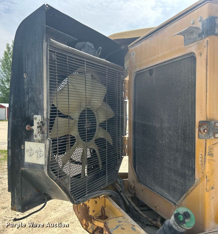 image for item DR4660 2004 Caterpillar 924G  wheel loader