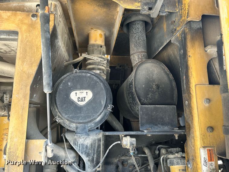 image for item DR4660 2004 Caterpillar 924G  wheel loader