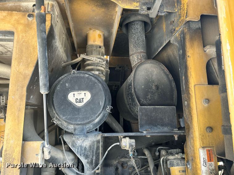 image for item DR4660 2004 Caterpillar 924G  wheel loader