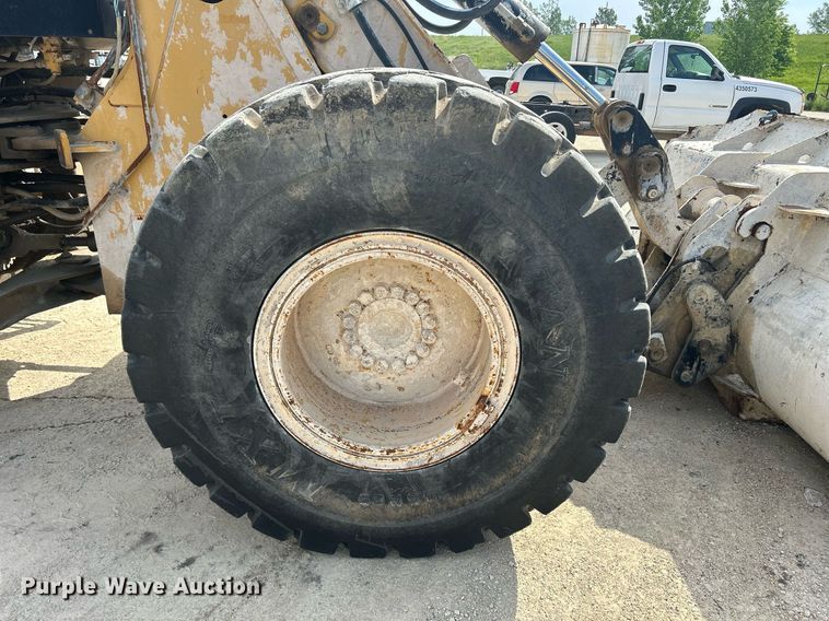 image for item DR4660 2004 Caterpillar 924G  wheel loader