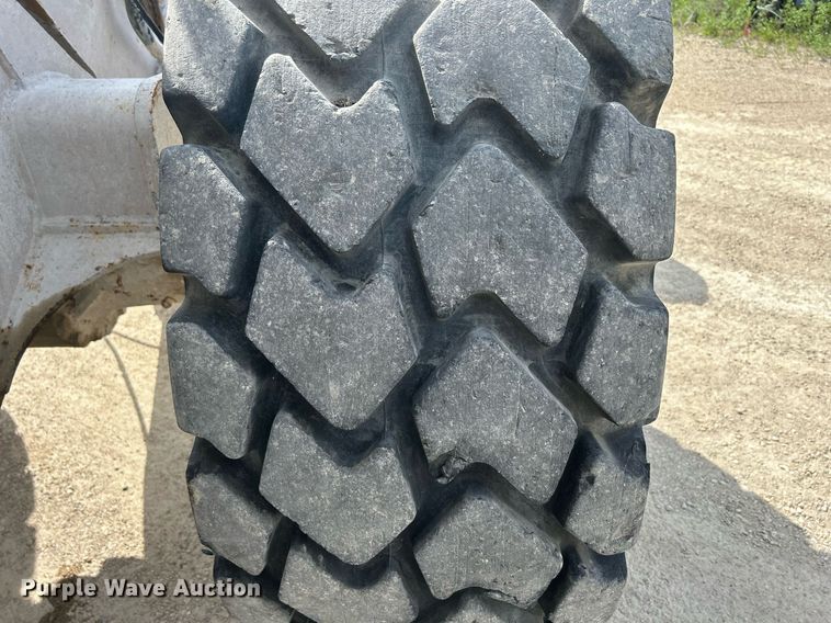 image for item DR4660 2004 Caterpillar 924G  wheel loader