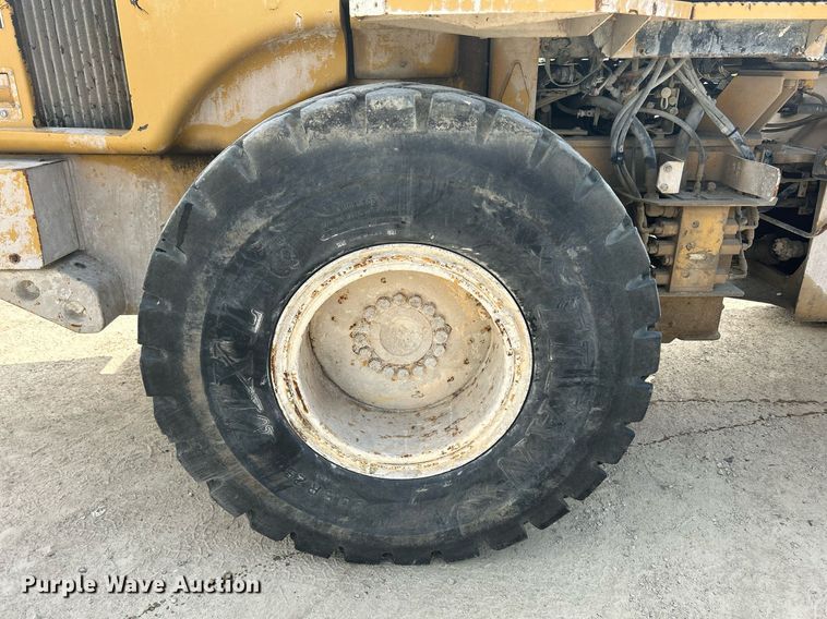 image for item DR4660 2004 Caterpillar 924G  wheel loader