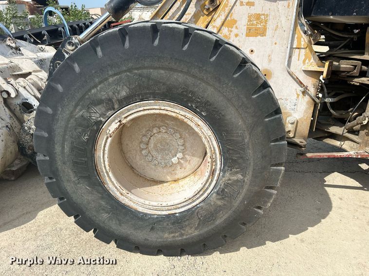 image for item DR4660 2004 Caterpillar 924G  wheel loader