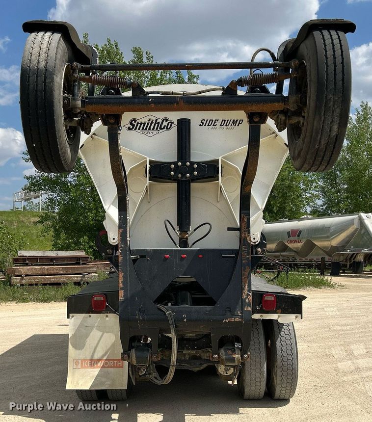 image for item DR4661 1999 Mack RD690S  dump truck