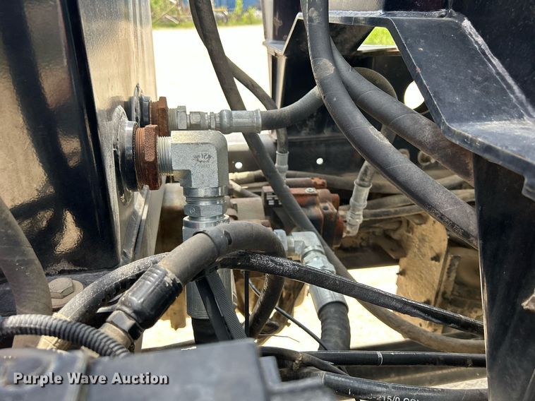 image for item DR4661 1999 Mack RD690S  dump truck