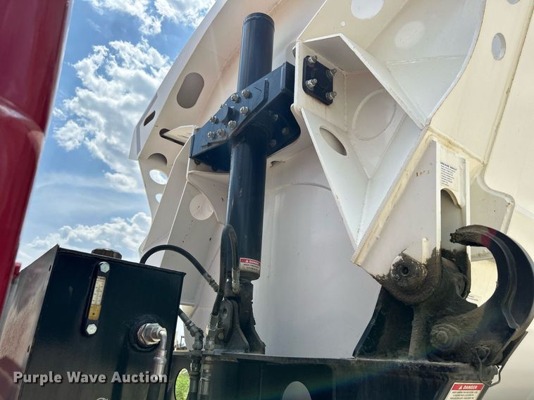 image for item DR4661 1999 Mack RD690S  dump truck