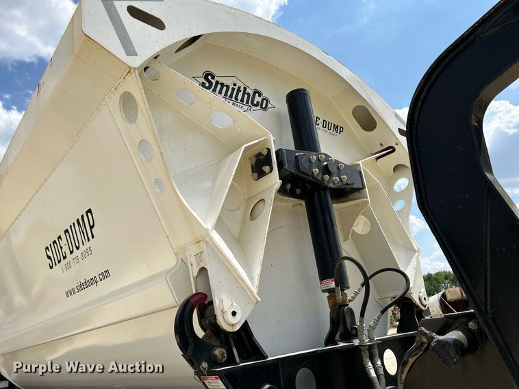 image for item DR4661 1999 Mack RD690S  dump truck