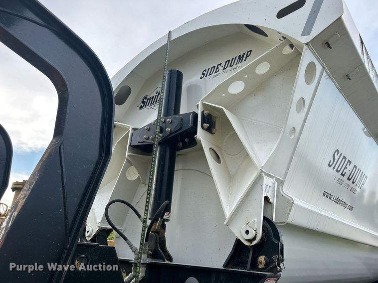 image for item DR4661 1999 Mack RD690S  dump truck