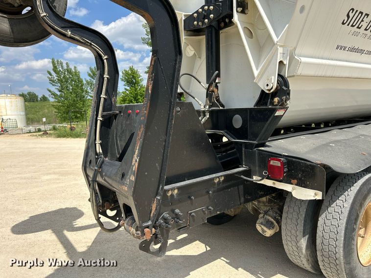 image for item DR4661 1999 Mack RD690S  dump truck