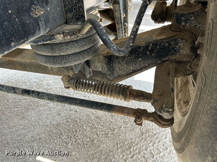 image for item DR4661 1999 Mack RD690S  dump truck