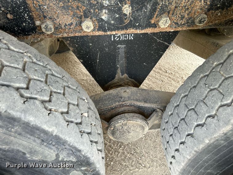 image for item DR4661 1999 Mack RD690S  dump truck