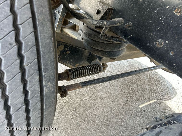 image for item DR4661 1999 Mack RD690S  dump truck