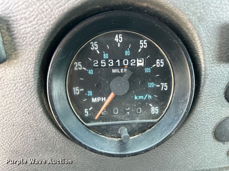 image for item DR4661 1999 Mack RD690S  dump truck