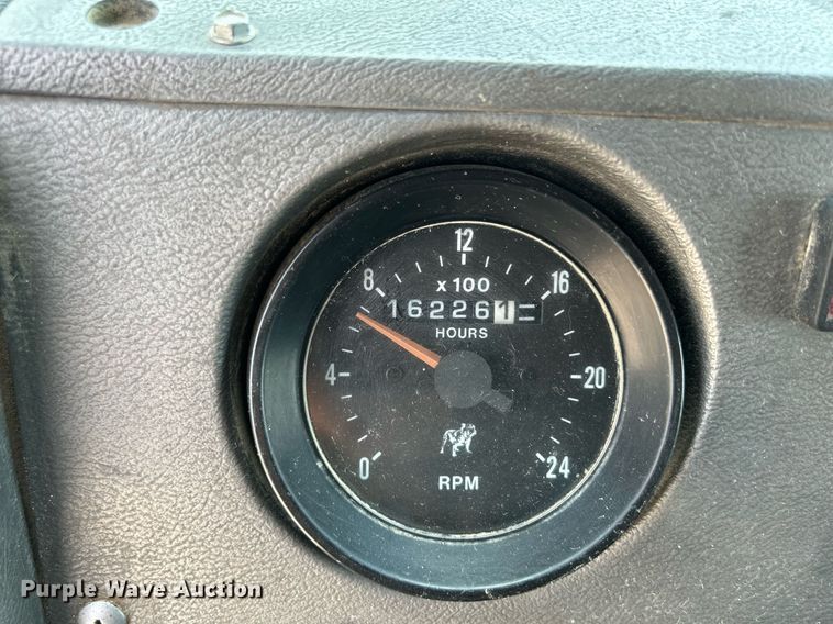 image for item DR4661 1999 Mack RD690S  dump truck