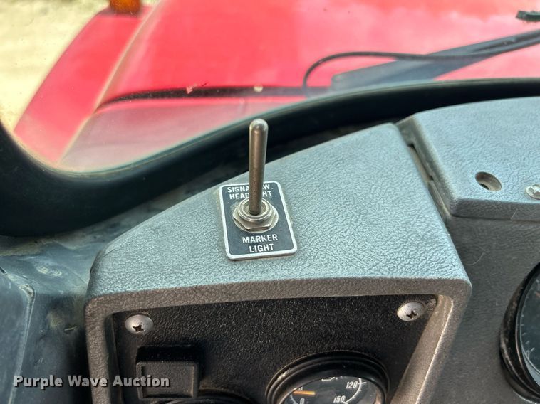 image for item DR4661 1999 Mack RD690S  dump truck