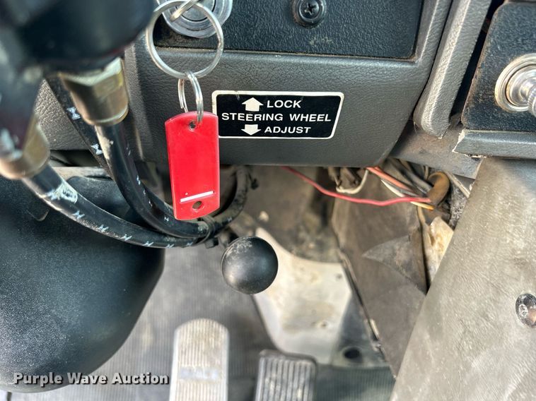 image for item DR4661 1999 Mack RD690S  dump truck